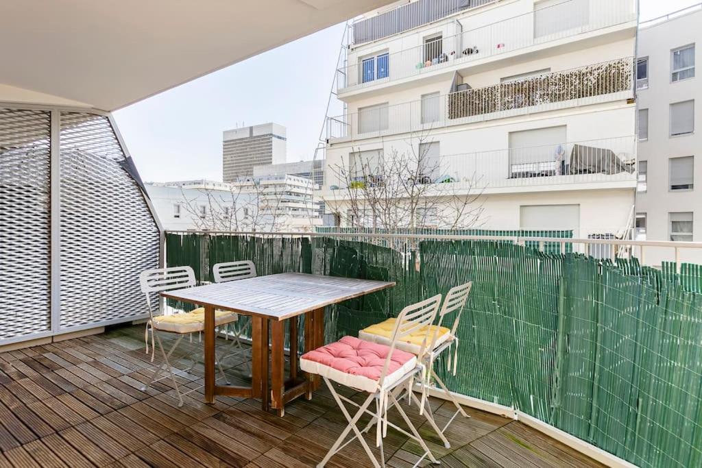 Grand Appartement , Paris La Defense Arena, 50 Metres De La Gare, 15 Min Champs Elysees Нантерр Екстер'єр фото